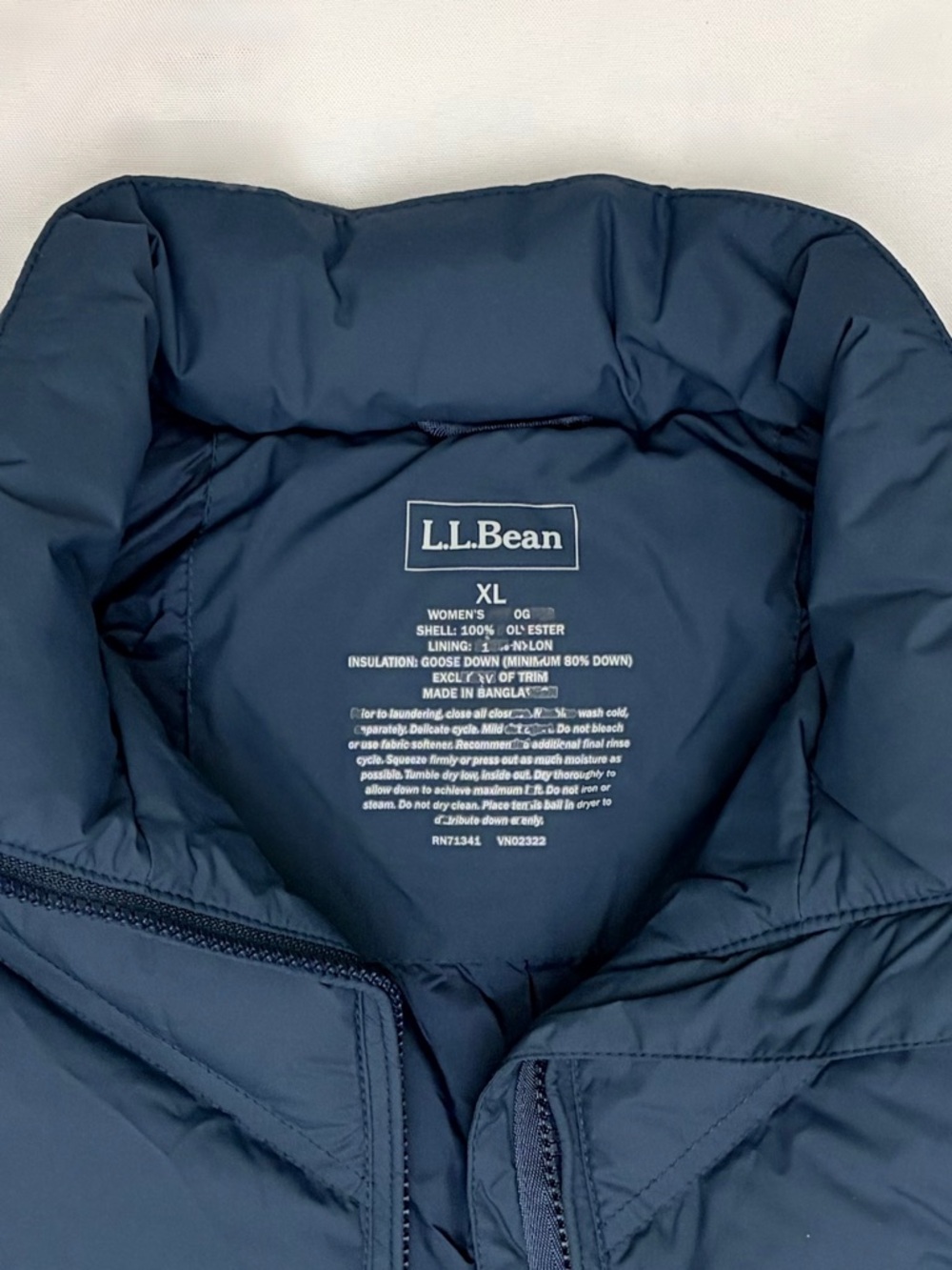 L.L.Bean Down Puffer Vest XL Navy Slate Blue Chevron Quilted Lightweight Zip - Picture 4 of 7